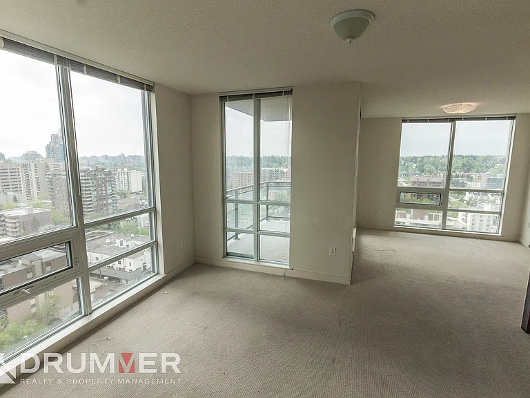 1118 12th Ave SW #1706 — Photo 30