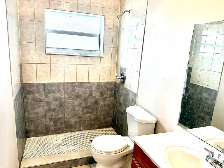 245 NW 12th Ct #1-4 — Photo 8