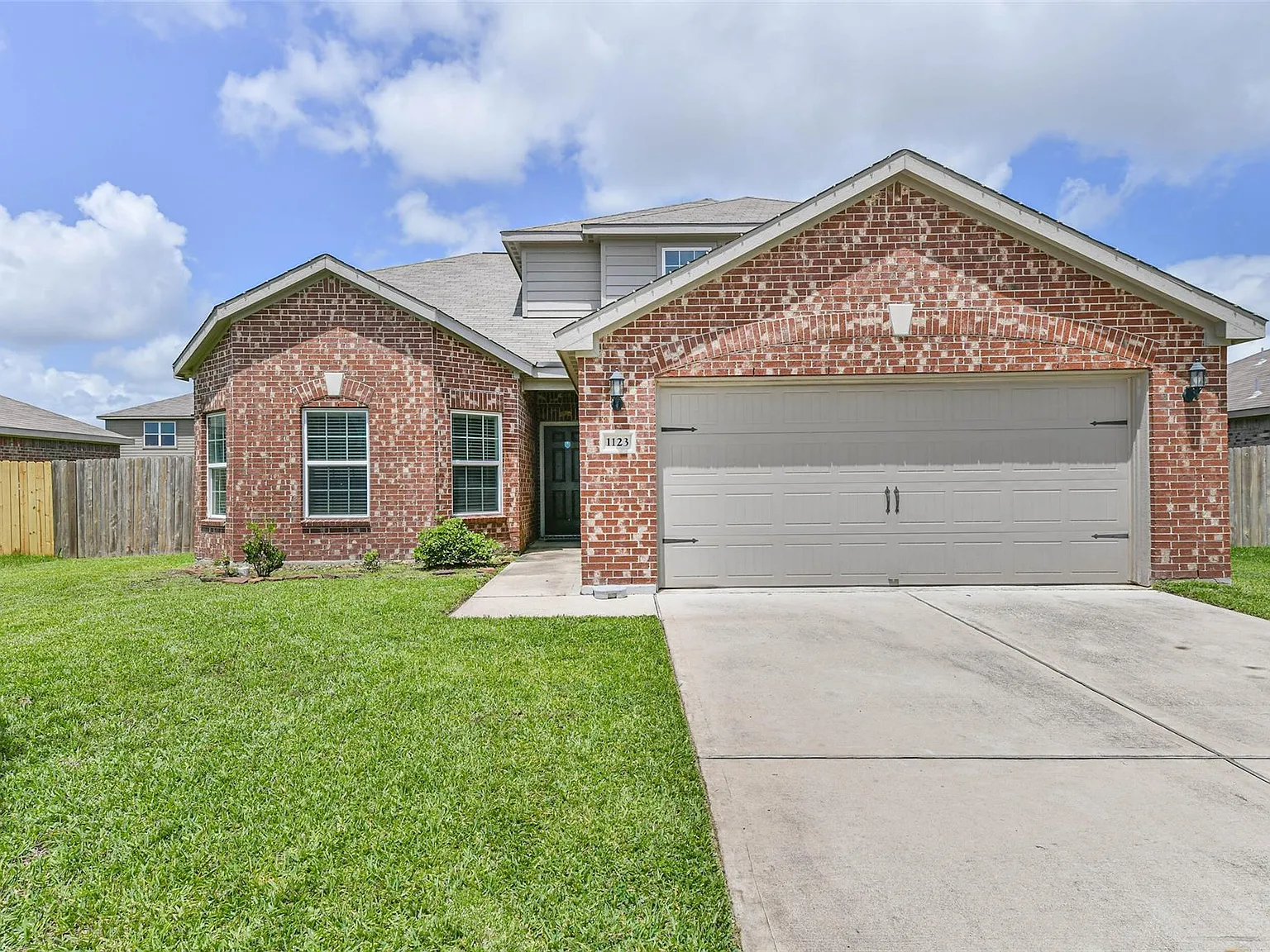 4 bed, 2.5 bath, 2174 sqft, $2,650 — Photo 3