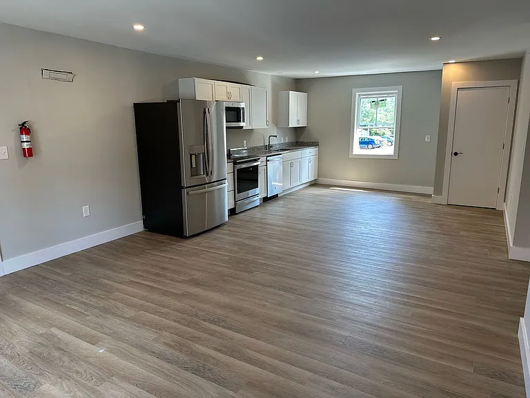 1205 S Rogers St — Photo 12