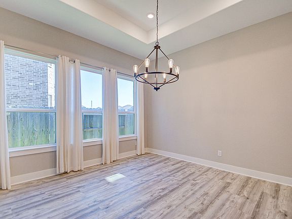 5th image of 2107 Dovetail Falls Ln