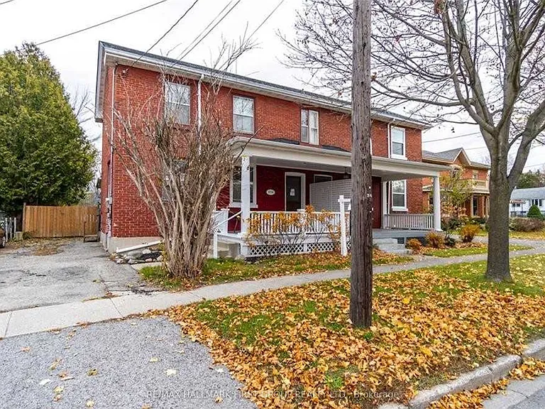 378 King St W — Photo 1