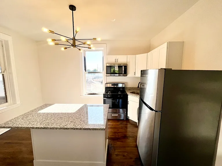 2636 W 23rd St #1F — Photo 12
