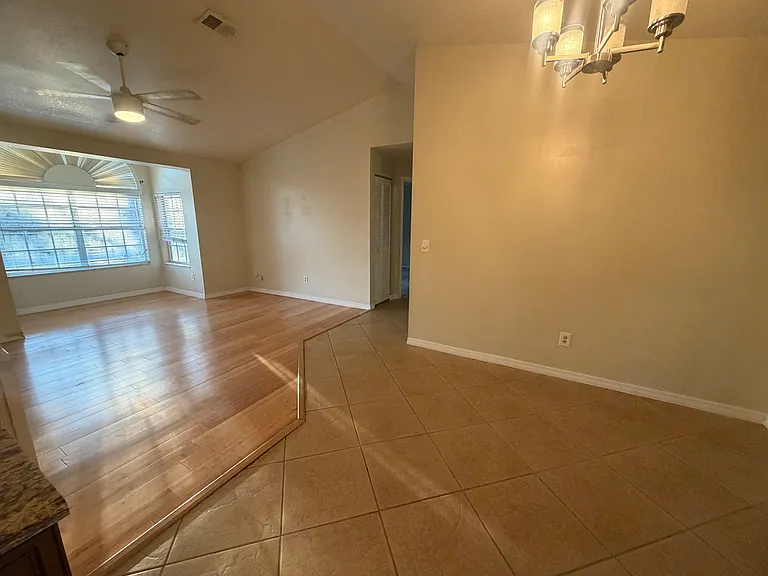 3043 Queen Palm Dr — Photo 3