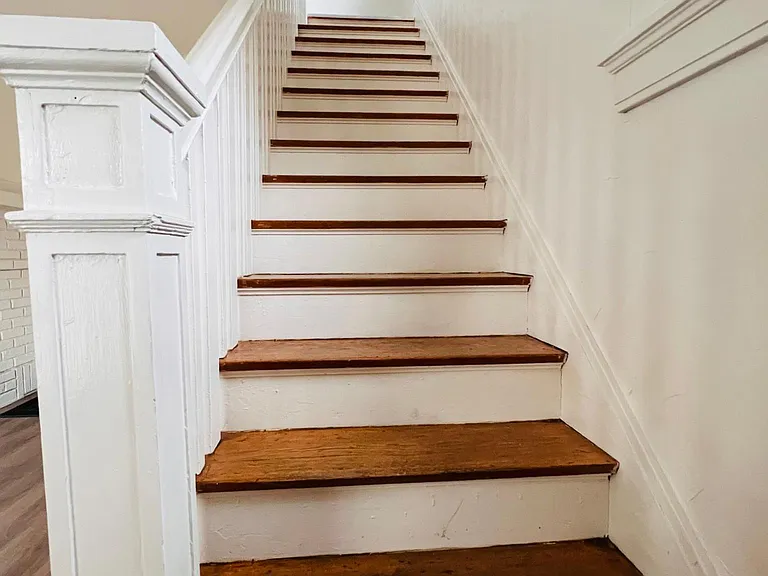 1127 Vernon Dr — Photo 4