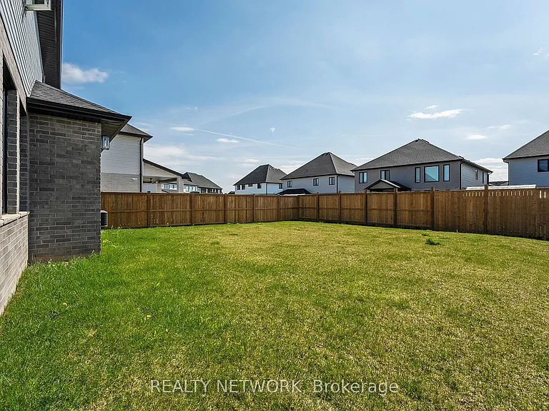 7266 Silver Creek Cir #LOWER — Photo 2