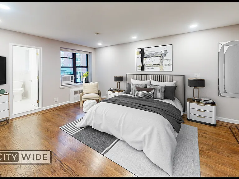 30 Charlton St #3B — Photo 2