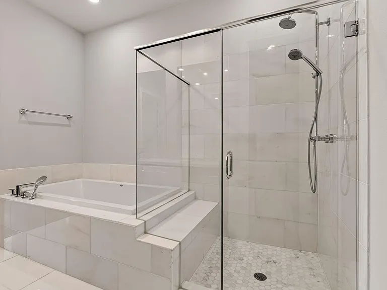 8711 Oak Kolbe Ln — Photo 36