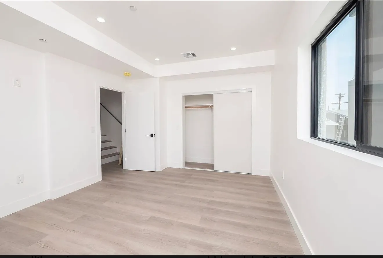 5 bed, $4,450 — Photo 3