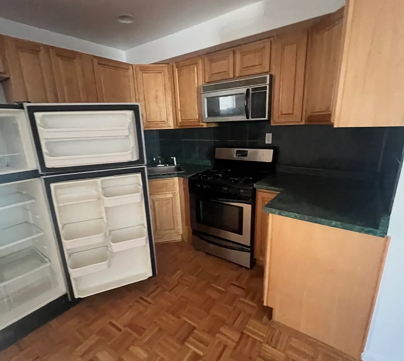 2 bed, 850 sqft, $1,650 — Photo 2