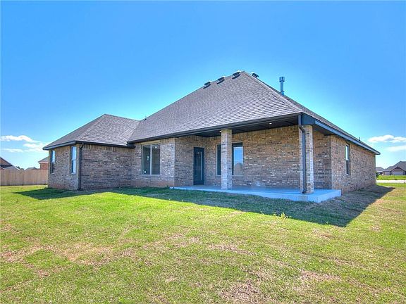 4th image of 2322 Cedar Cir NW