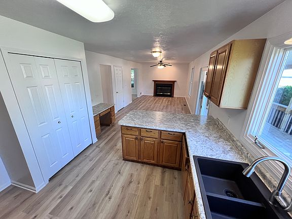3rd image of 6565 Whitehorse Ave