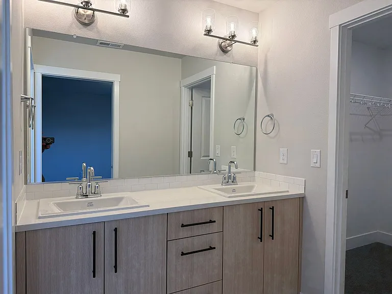 9702 NE 29th Ave — Photo 11