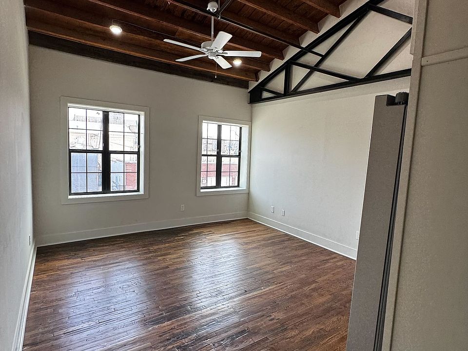 1st image of 1201 N Central St #202