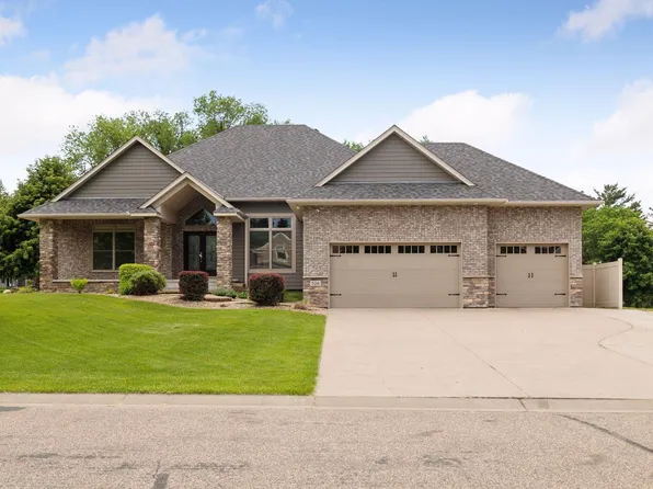 528 Park Pl, Vadnais Heights, MN 55127