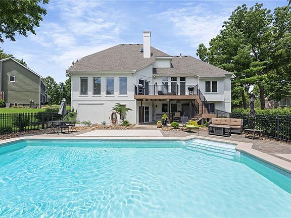 3rd image of 4232 SE Furlong Dr