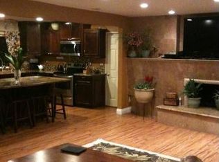 410 Beaumont Dr, Vista, CA 92084