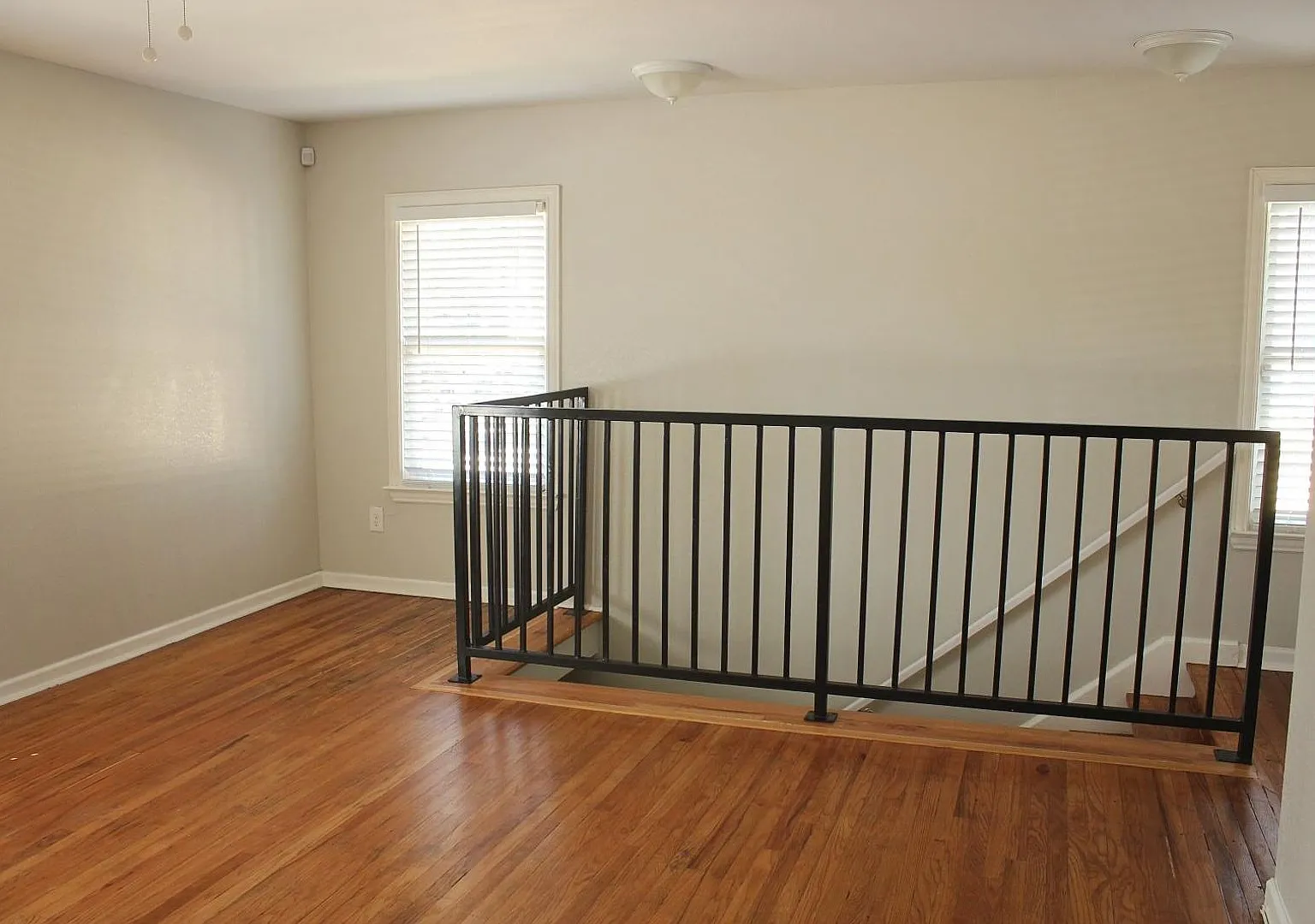 1419 Hurley — Photo 4