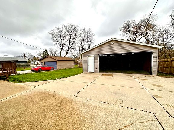 2nd image of 38093 N Cornell Rd