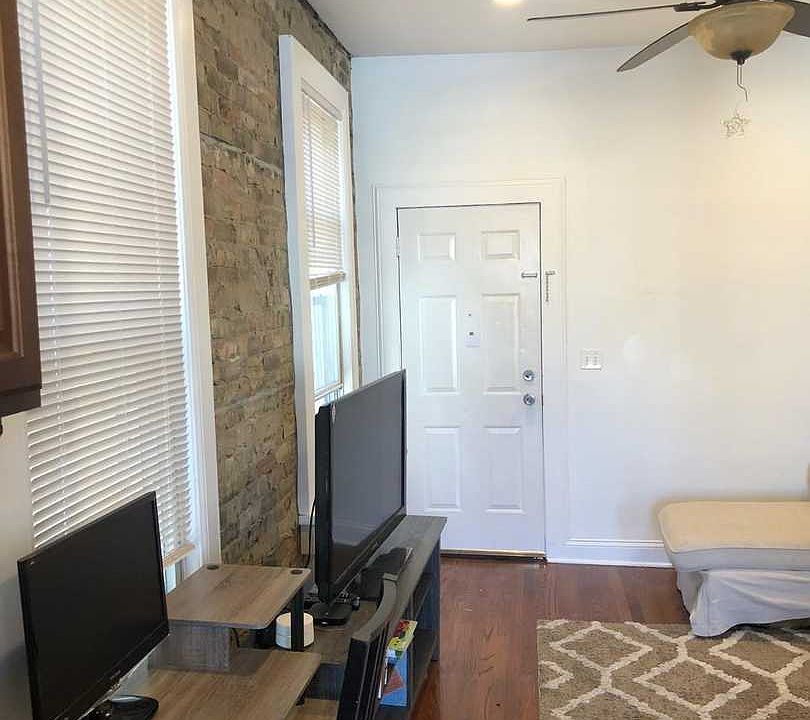 1st image of 1337 N Greenview Ave APT 2R