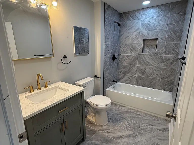 1496 Montclair St — Photo 4
