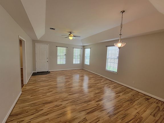 3rd image of 3598 Four Oaks Blvd