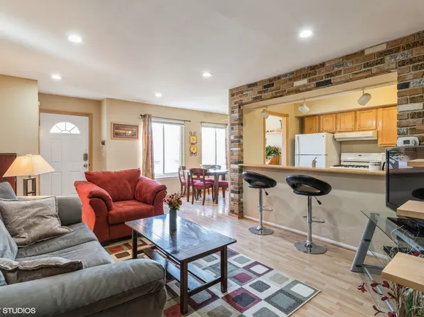 1344 Quaker Ln #0, Prospect Heights, IL 60070