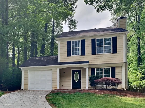 829 Longfellow Ct, Stone Mountain, GA 30088