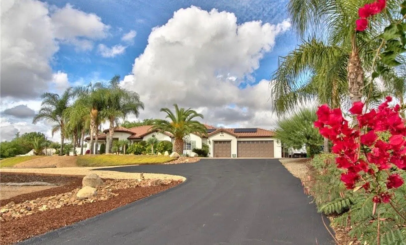 4 bed, 3012 sqft, $7,000 — Photo 1