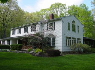 7 Carriage Ln, Highland Mills, NY