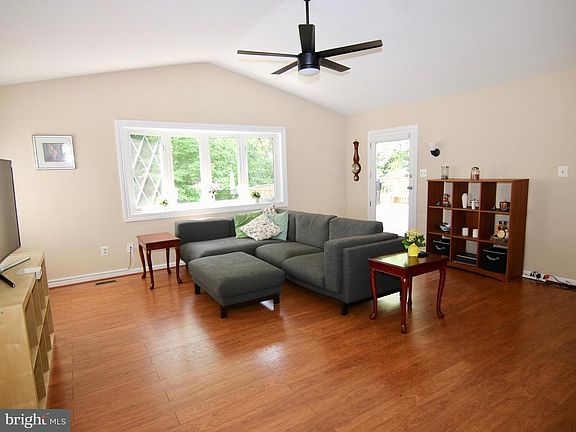 3rd image of 349 Chalet Dr