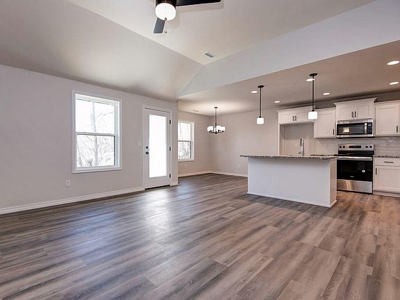 2nd image of 1301 S Mahn Avenue