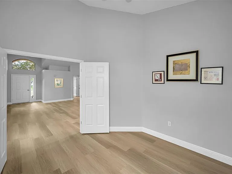 6240 Fairskies Dr — Photo 21