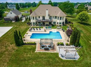 400 Warren Point Ln, Pataskala, OH 43062