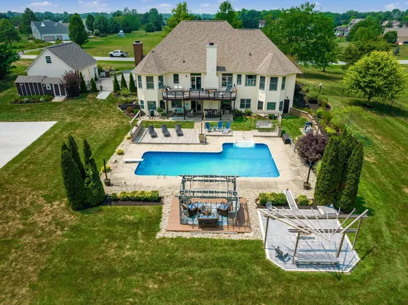 400 Warren Point Ln, Pataskala, OH 43062