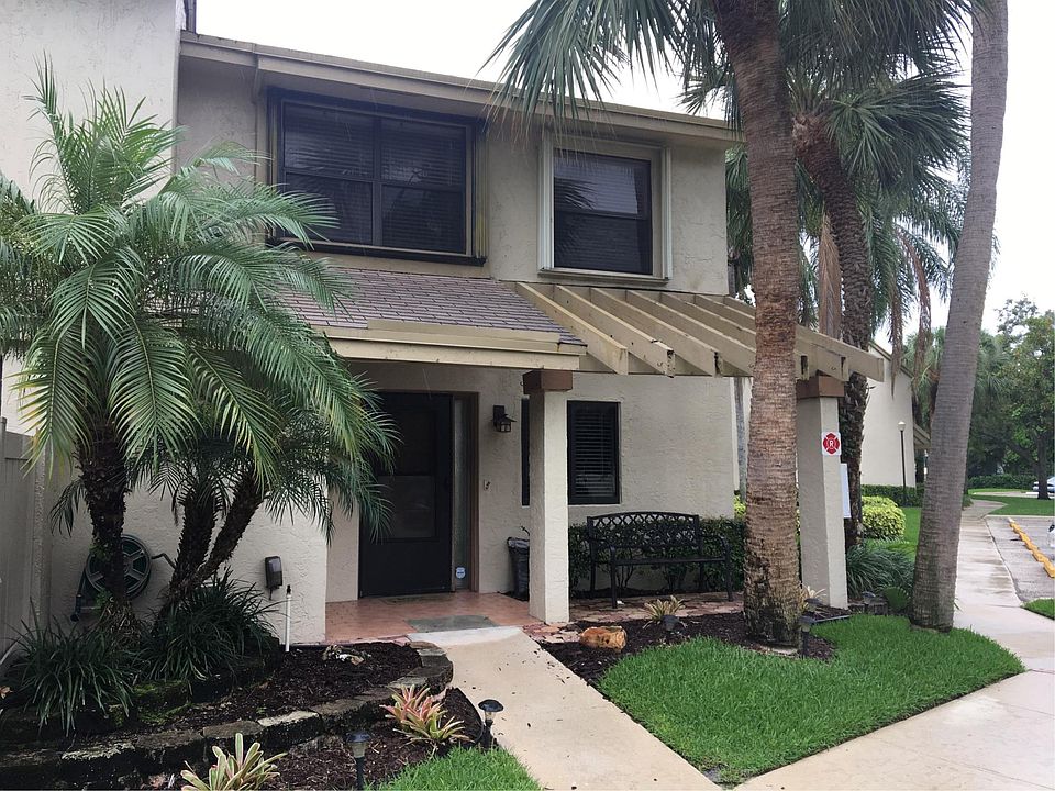 1st image of 4822 NW 22nd St
