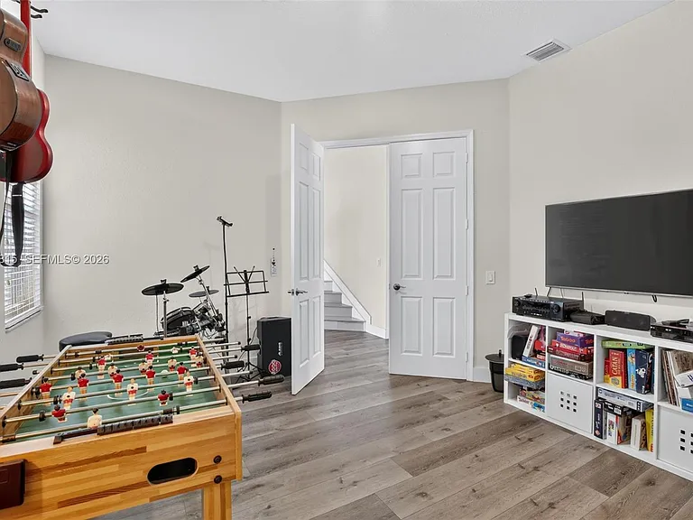 981 Waterside Cir — Photo 22