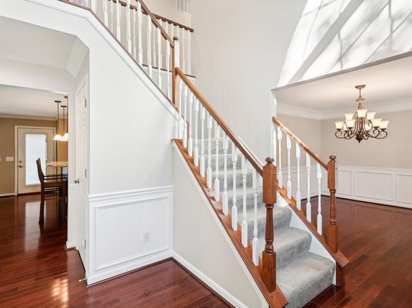 1221 Crosspointe Dr, Hebron, KY 41048