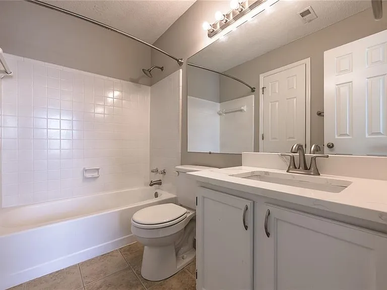 1107 Sandy Lane Dr — Photo 21