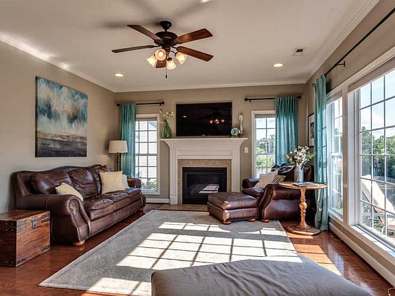 3rd image of 3311 Cliffbranch Ln