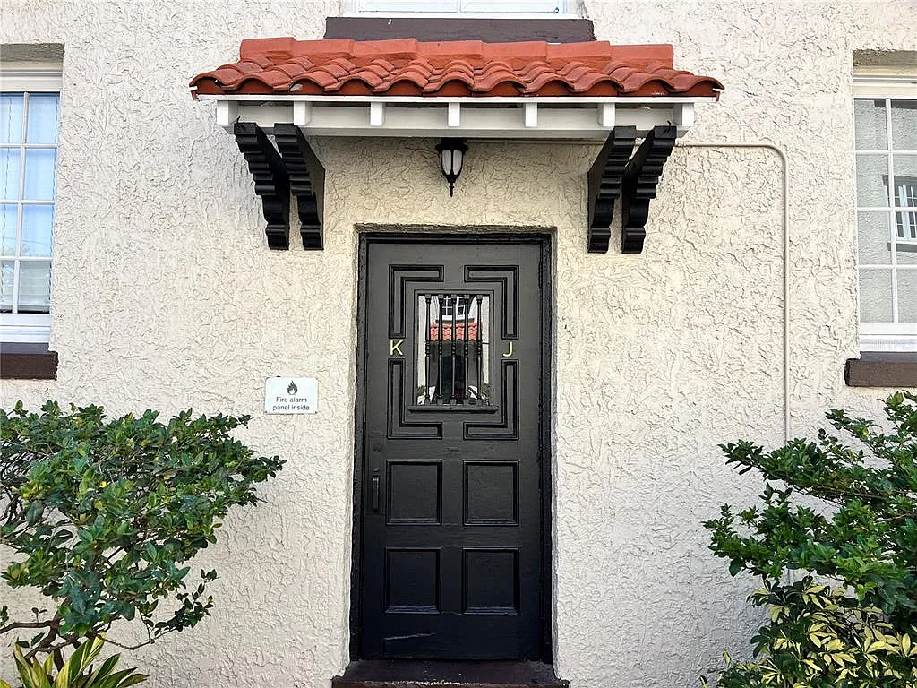 1 bed, 1.0 bath, 641 sqft, $1,750 — Photo 2