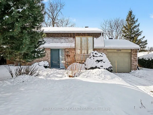 1044 Adley Rd, Ottawa, ON K1J 8B9