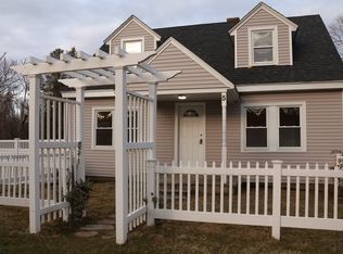 5 W Falmouth Hwy, Falmouth, MA 02540