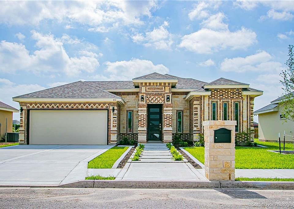1st image of 810 Bluebonnet Dr