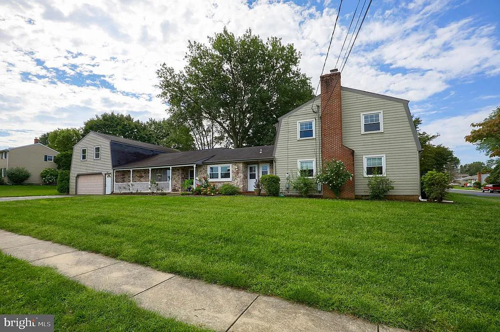 152 Mallard Ave photo 1