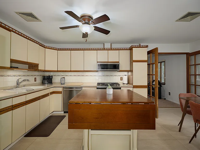 34 Maple Brook Rd — Photo 7