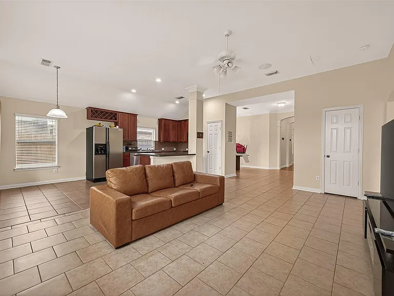23222 Century Plant Dr — Photo 8