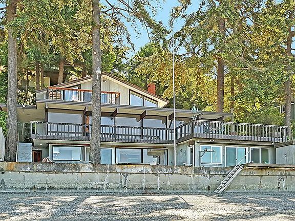 Beach level apartment view from the beach