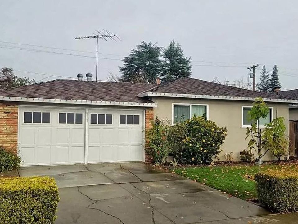 1st image of 838 Cuesta Dr APT B