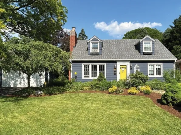 303 Cumnor Ave, Glen Ellyn, IL 60137